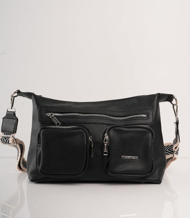 Bolso negro con correa y múltiples bolsillos