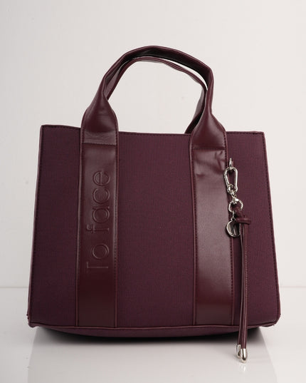 Bolso vinotinto con llavero y correa