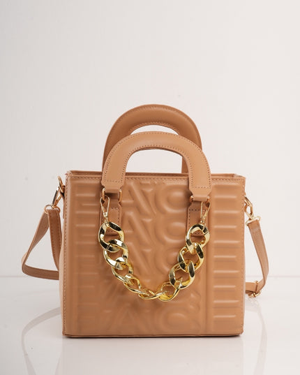 Bolso café contramarcado con correa y cadena dorada