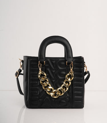 Bolso negro contramarcado con correa y cadena dorada