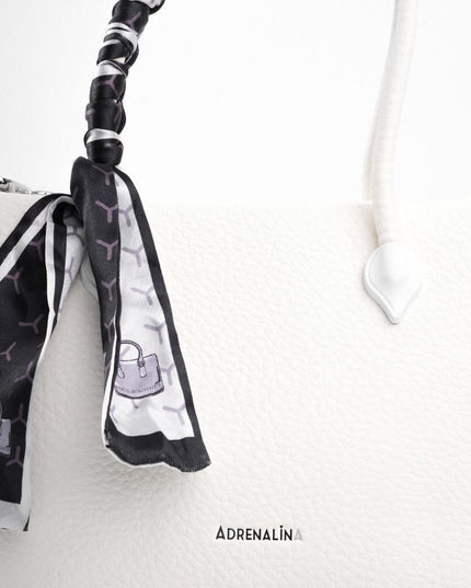 Bolso elegante blanco con correa y pañoleta