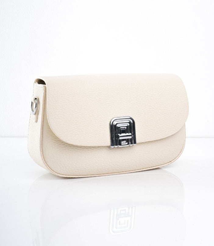 Bolso beige con hebilla brillante y correa