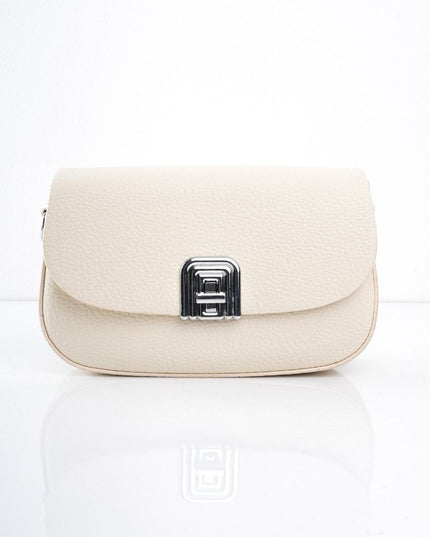 Bolso beige con hebilla brillante y correa