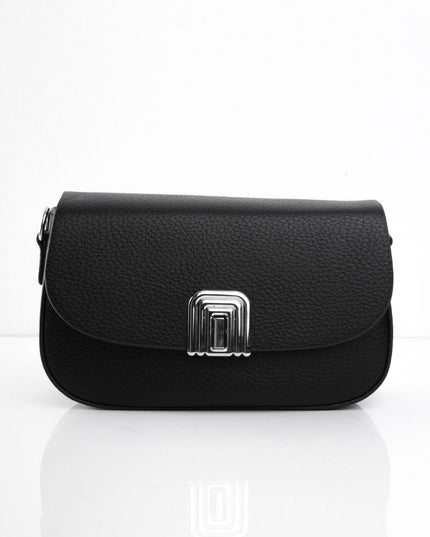 Bolso negro con hebilla brillante y correa