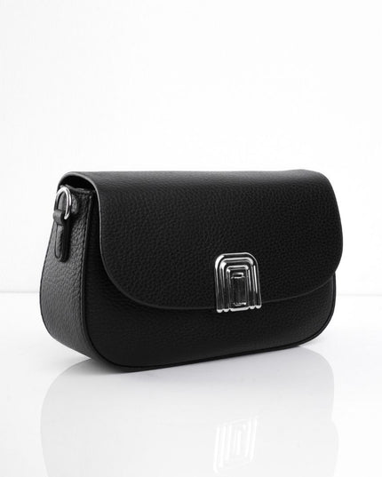Bolso negro con hebilla brillante y correa