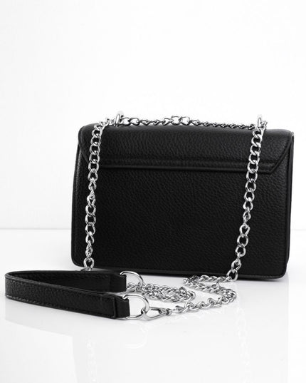 Bolso negro con hebilla y cadena plata