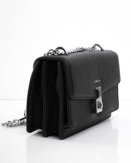 Bolso negro con hebilla y cadena plata