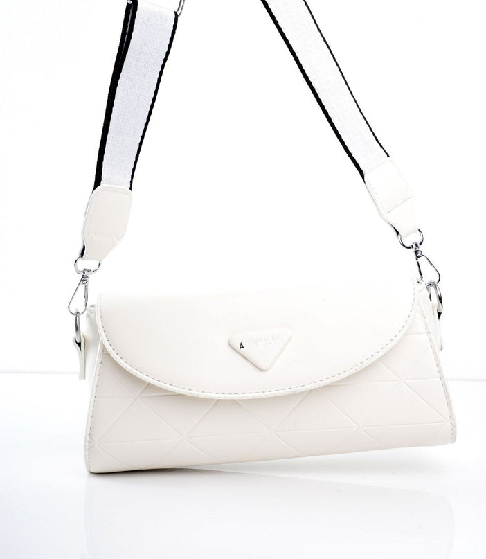Bolso blanco con diseño craquelado y correa