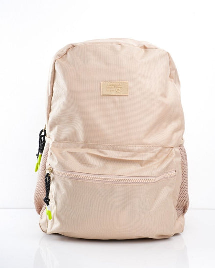 Morral impermeable beige con bolsillo frontal y correa