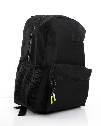 Morral impermeable nergro con bolsillo frontal y correa