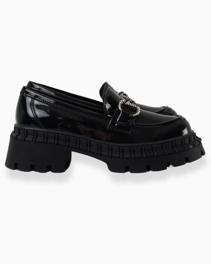 Mocasín negro charol y hebilla