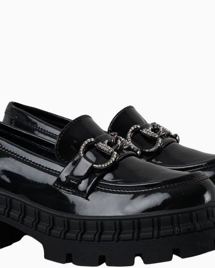 Mocasín negro charol y hebilla