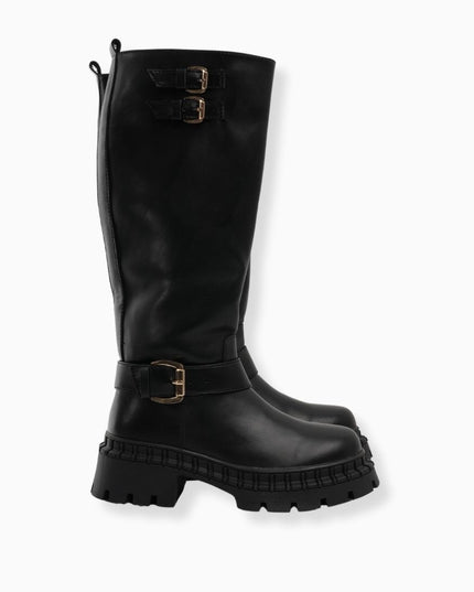 Bota larga negra y hebillas