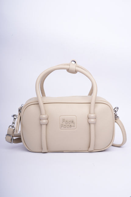 Mini bolso beige en tendencia con correa