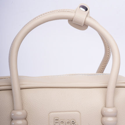Mini bolso beige en tendencia con correa