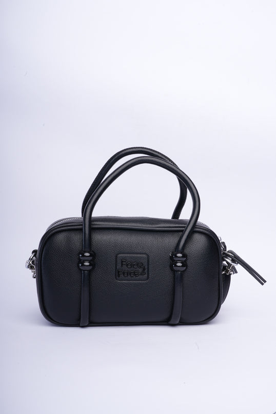 Mini bolso negro en tendencia con correa