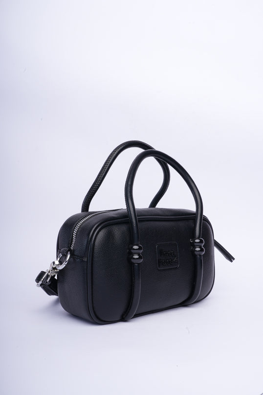 Mini bolso negro en tendencia con correa