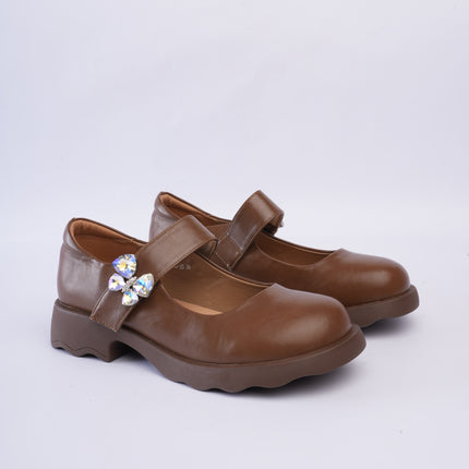 Mocasines café con aplique mariposa