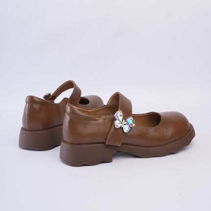 Mocasines café con aplique mariposa