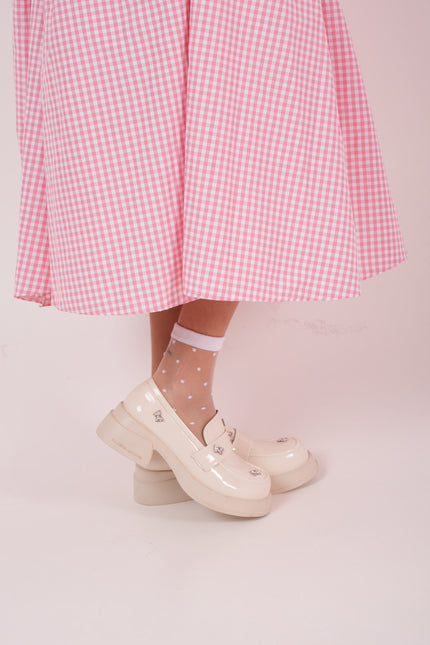 Mocasines charol crema con apliques mariposa