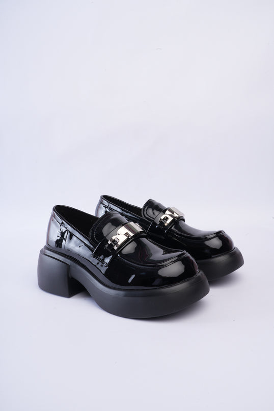 Mocasines chunky de charol negro