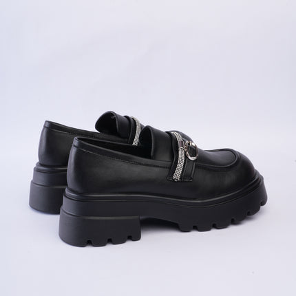 Mocasines chunky negros y piedrería