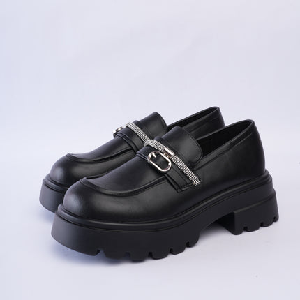 Mocasines chunky negros y piedrería