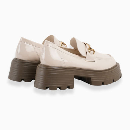 Mocasines crema con suela café