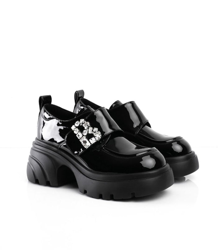 Mocasines de charol negros y herraje