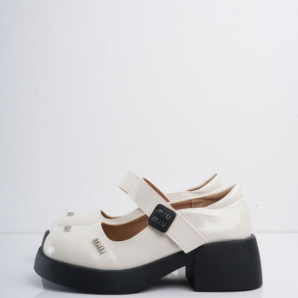 Mocasines mafalda blancos con correa y apliques