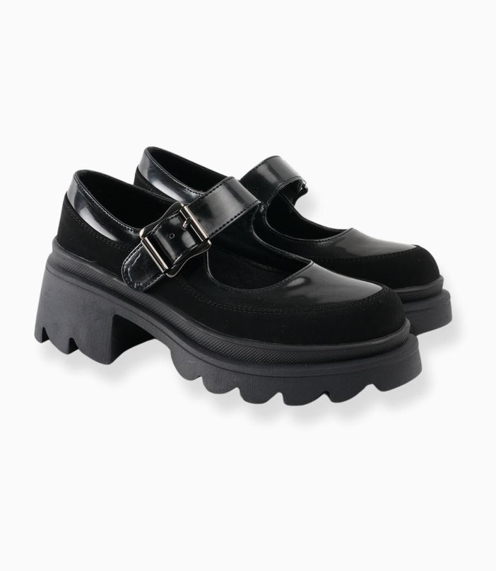 Mocasines mafalda negros de correa