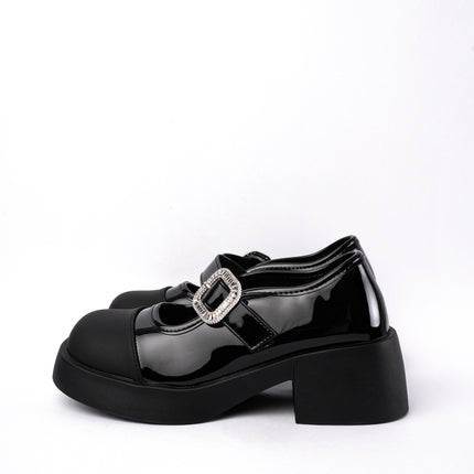 Mocasines negros charol con correa