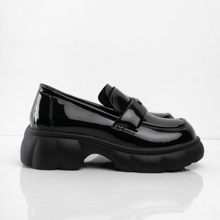 Mocasines negros charol con letras