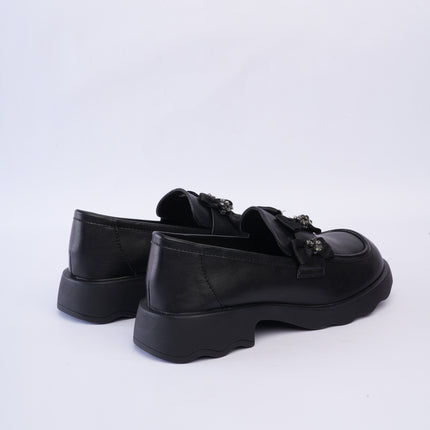 Mocasines negros con moños