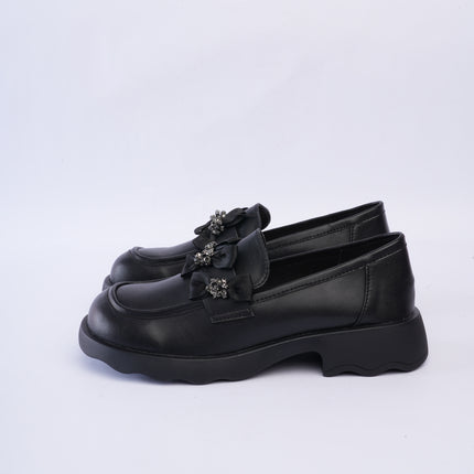 Mocasines negros con moños