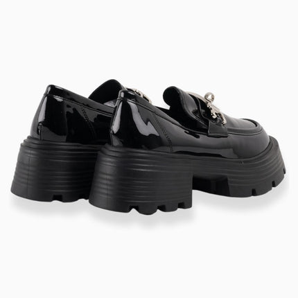 Mocasines negros con plataforma y hebilla plata
