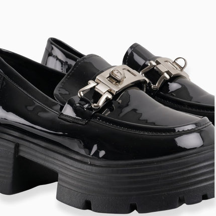 Mocasines negros con plataforma y hebilla plata