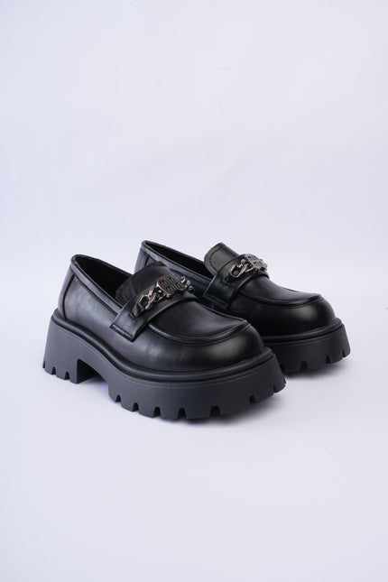 Mocasines negros plataforma con aplique