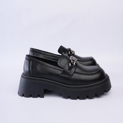Mocasines negros plataforma con aplique