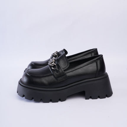 Mocasines negros plataforma con aplique