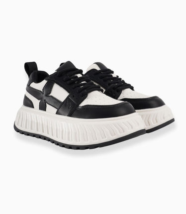Tenis blanco x negro líneas