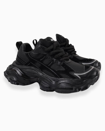Tenis negros plataforma y detalles