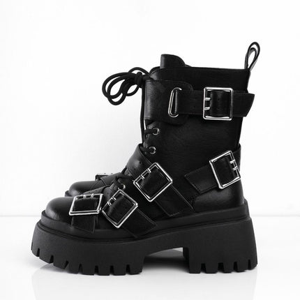 Botas negras con cordones y múltiples correas plata