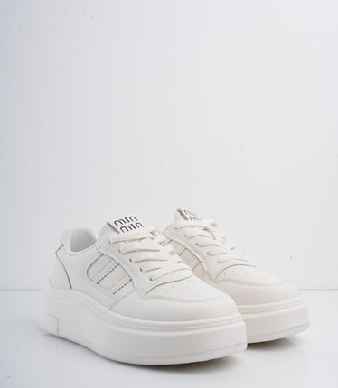 Tenis blancos con cordones y plataforma