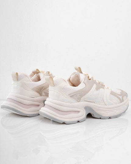 Tenis beige brillantes con laterales blancos