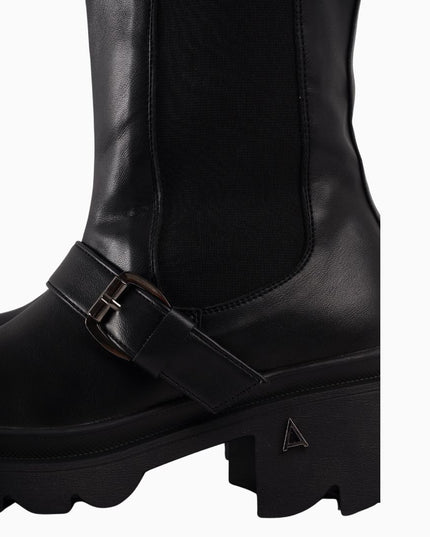 Bota larga negra y correa
