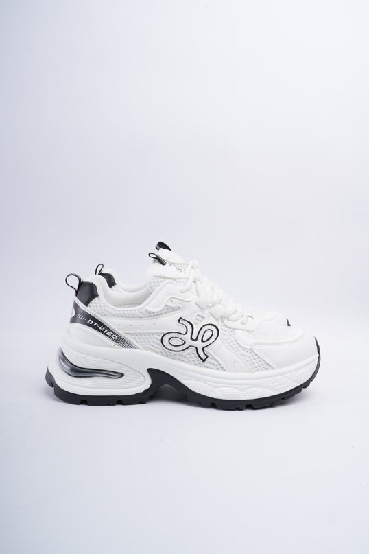 Tenis blancos x negro diseño