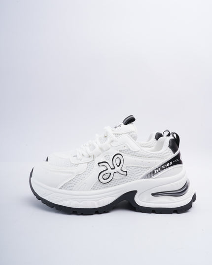 Tenis blancos x negro diseño