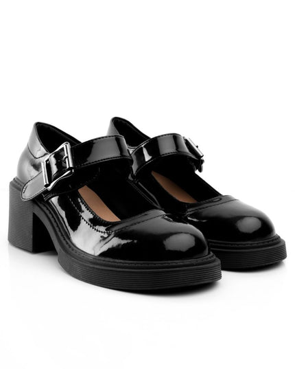 Mocasines de charol negros con altura media