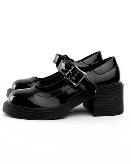 Mocasines de charol negros con altura media